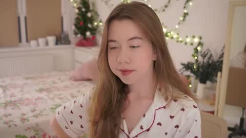 Snapshot of watermelon_sugar_ chatting on December 20, 2025, 3:08 pm Tess Pls support me with Can we reach 155 my favorite number online show from December 20, 2025, 3:08 pm