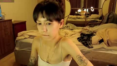 Snapshot of wavy_nights chatting on December 1, 2024, 4:29 pm Mina online show from December 1, 2024, 4:29 pm