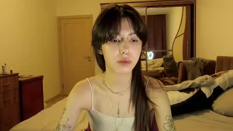 Snapshot of wavy_nights chatting on February 3, 2025, 7:31 pm Mina online show from February 3, 2025, 7:31 pm