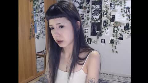 Snapshot of wavy_nights chatting on October 1, 2025, 5:46 am Mina online show from October 1, 2025, 5:46 am