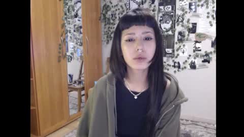 Mina online show from October 17, 2025, 4:20 pm