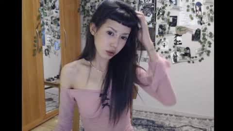 Mina online show from October 26, 2025, 6:47 pm