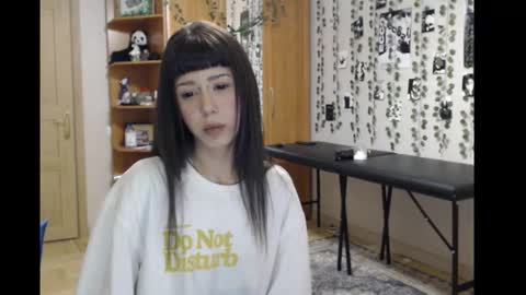 Mina online show from December 5, 2025, 7:10 pm