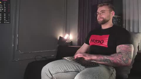 Snapshot of waynemiller_ chatting on October 25, 2025, 4:53 am Wayne online show from October 25, 2025, 4:53 am