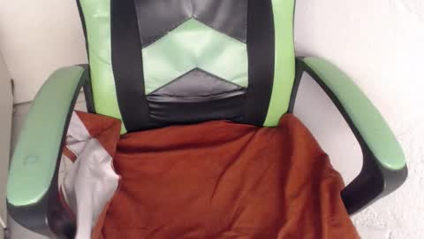 Trixie 3 online show from October 17, 2025, 2:19 pm