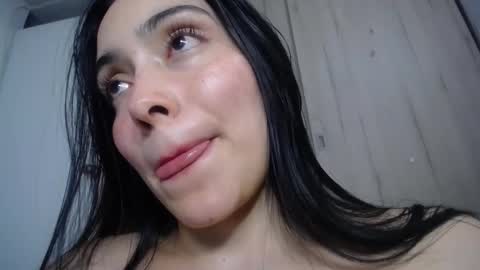 Snapshot of we_we77 chatting on October 16, 2025, 10:00 pm we_we77 online show from October 16, 2025, 10:00 pm