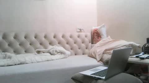 Snapshot of webcamboy98 chatting on March 13, 2026, 9:27 am webcamboy98 online show from March 13, 2026, 9:27 am