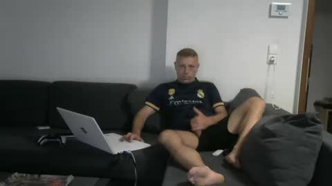 weberbenny online show from June 2, 2026, 4:03 am