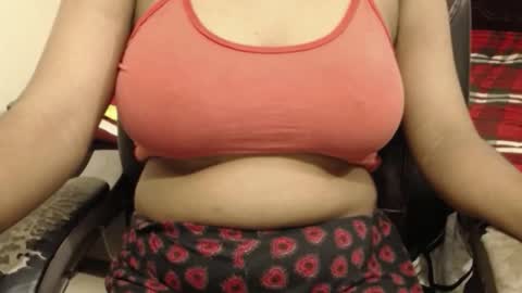 Snapshot of webshowxxx chatting on September 18, 2025, 8:33 pm mina online show from September 18, 2025, 8:33 pm