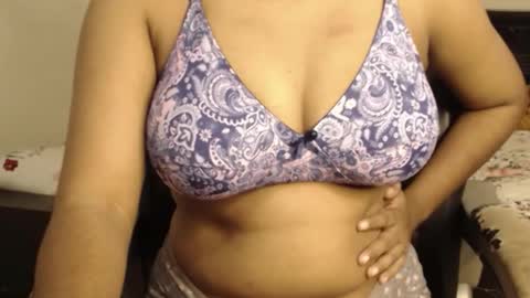 Snapshot of webshowxxx chatting on October 31, 2025, 3:13 pm mina online show from October 31, 2025, 3:13 pm