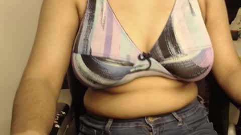 Snapshot of webshowxxx chatting on November 23, 2025, 4:18 pm mina online show from November 23, 2025, 4:18 pm