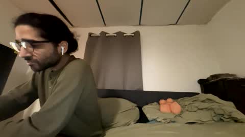 ShootingWebs online show from December 3, 2025, 5:59 am