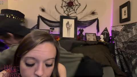 Snapshot of webz_and_kordz chatting on April 12, 2026, 5:12 am WebzKordz online show from April 12, 2026, 5:12 am