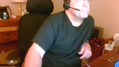 Snapshot of welderod chatting on June 28, 2026, 6:41 am welderod online show from June 28, 2026, 6:41 am