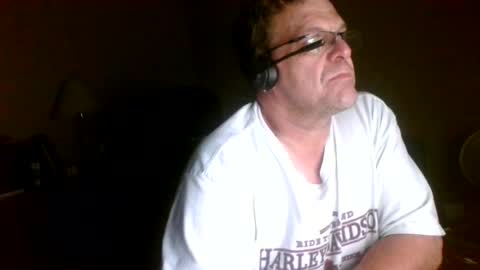 Snapshot of welderod chatting on July 10, 2026, 9:56 am welderod online show from July 10, 2026, 9:56 am
