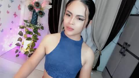 Snapshot of wellcumbabyxx chatting on April 28, 2026, 2:49 am Hi Im LOVIE Please dont forget to follow and thumbs up me online show from April 28, 2026, 2:49 am