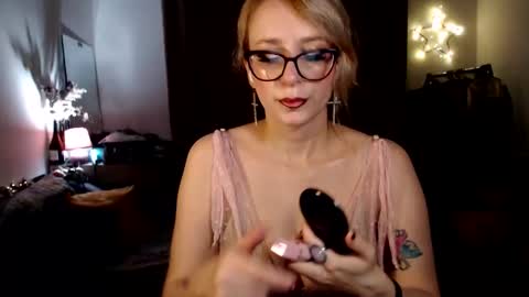 Snapshot of welliza chatting on November 20, 2025, 10:42 pm Liza online show from November 20, 2025, 10:42 pm