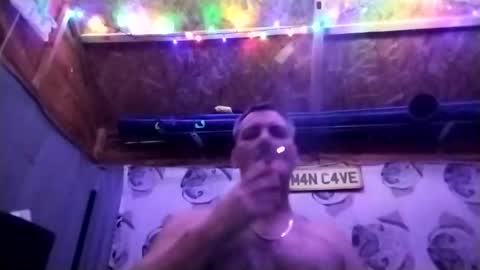 Snapshot of welshdragon37 chatting on December 17, 2025, 5:41 pm Welshdragon37 online show from December 17, 2025, 5:41 pm