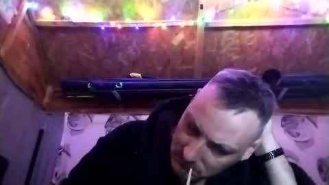 Snapshot of welshdragon37 chatting on December 21, 2025, 11:45 pm Welshdragon37 online show from December 21, 2025, 11:45 pm