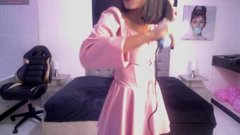 wendy_1_ online show from May 15, 2026, 3:35 am