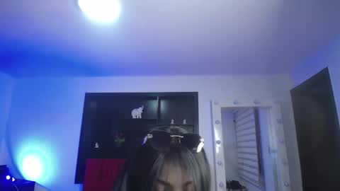 wendy_1_ online show from May 25, 2026, 11:00 pm