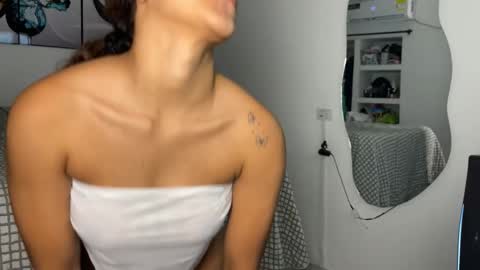 Wendy Alex online show from October 28, 2025, 11:07 pm