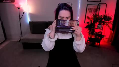 wendyycandy online show from November 27, 2025, 3:14 pm