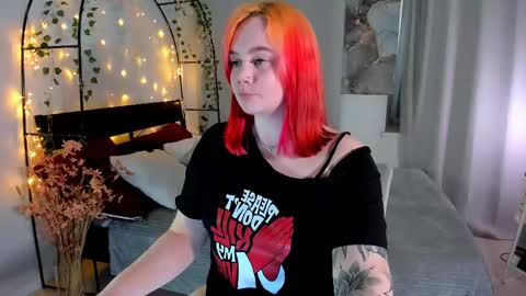 wendyycandy online show from April 14, 2026, 1:50 pm