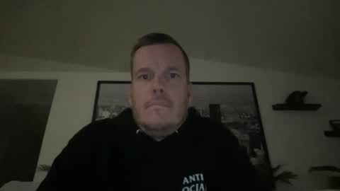 westcoastguy213 online show from October 26, 2025, 5:02 am