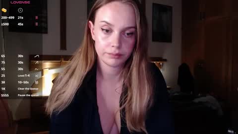 Snapshot of wet_lana chatting on October 8, 2025, 6:38 pm Lana online show from October 8, 2025, 6:38 pm