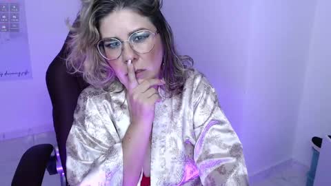 Snapshot of wet_liss chatting on February 15, 2025, 2:04 am Diva online show from February 15, 2025, 2:04 am