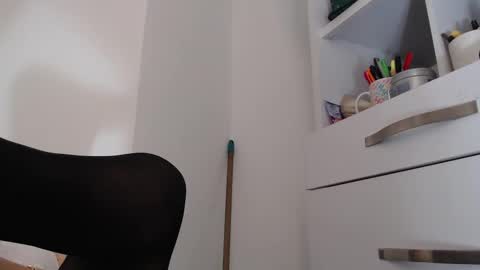 Snapshot of wet_liss chatting on February 20, 2025, 12:08 am Diva online show from February 20, 2025, 12:08 am