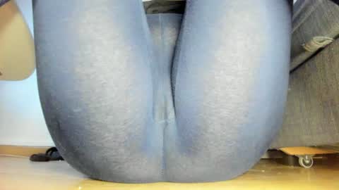 wet_pants2022 online show from June 29, 2026, 9:48 pm