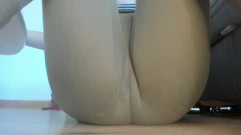wet_pants2022 online show from July 3, 2026, 9:16 am