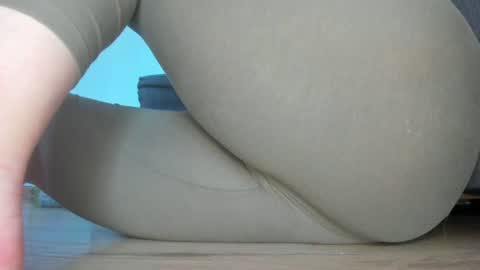 wet_pants2022 online show from July 8, 2026, 7:07 pm