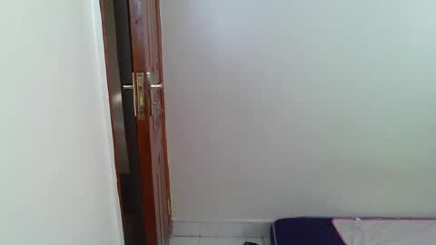 wet_pussy2025 online show from November 22, 2025, 2:16 pm