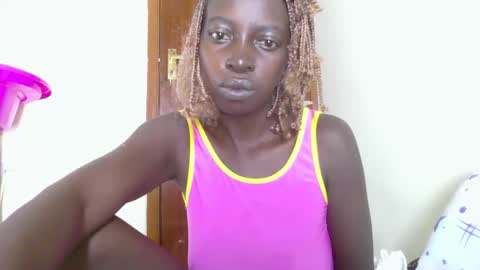 Snapshot of wet_pussy2025 chatting on December 22, 2025, 12:18 am wet_pussy2025 online show from December 22, 2025, 12:18 am