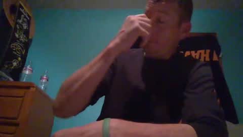 Snapshot of wetduck77777 chatting on October 17, 2025, 9:34 am wetduck77777 online show from October 17, 2025, 9:34 am