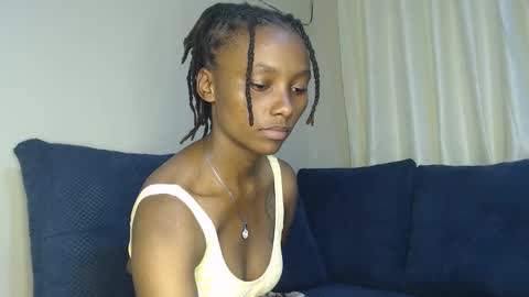 Snapshot of wetfreakym chatting on April 26, 2026, 12:25 pm Bella online show from April 26, 2026, 12:25 pm