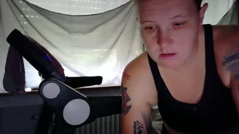 Snapshot of wetgerman2 chatting on September 23, 2025, 9:56 am Wetgerman online show from September 23, 2025, 9:56 am