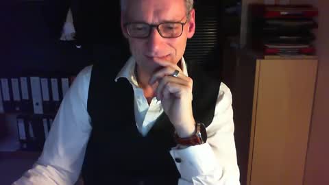 Snapshot of wetsuitedman chatting on December 26, 2024, 3:20 pm Franz online show from December 26, 2024, 3:20 pm