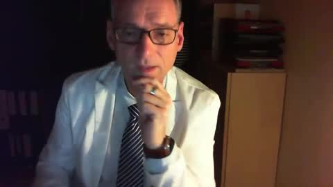 Snapshot of wetsuitedman chatting on December 30, 2024, 5:23 pm Franz online show from December 30, 2024, 5:23 pm