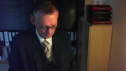 Snapshot of wetsuitedman chatting on September 26, 2025, 2:54 pm Franz online show from September 26, 2025, 2:54 pm