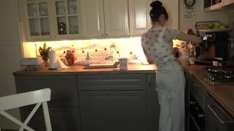 Victoria Maria online show from December 31, 2024, 5:51 pm