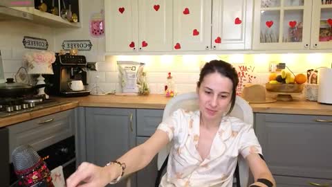 Snapshot of whats_her_name chatting on February 7, 2026, 2:15 am Victoria Maria online show from February 7, 2026, 2:15 am