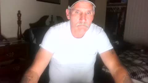 Snapshot of wheenidude chatting on May 19, 2026, 4:19 am wheenidude online show from May 19, 2026, 4:19 am
