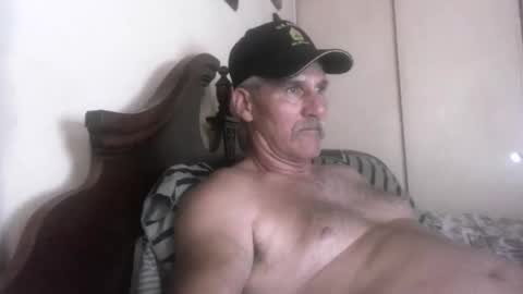 Snapshot of wheenidude chatting on May 19, 2026, 8:37 pm wheenidude online show from May 19, 2026, 8:37 pm