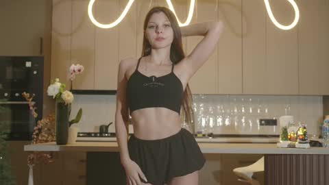 Naomi online show from November 28, 2025, 2:25 am