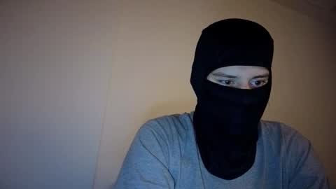 whispero_o online show from December 19, 2025, 6:48 pm