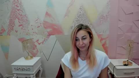Snapshot of white__angel_ chatting on March 31, 2026, 8:04 am white__angel_ online show from March 31, 2026, 8:04 am